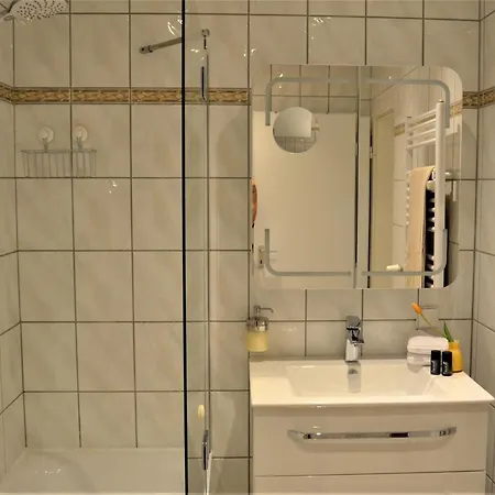 Modernes Mit Balkon & Kostenlosem Parkplatz Appartement *