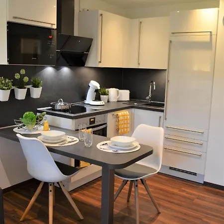 Modernes Mit Balkon & Kostenlosem Parkplatz Appartement *