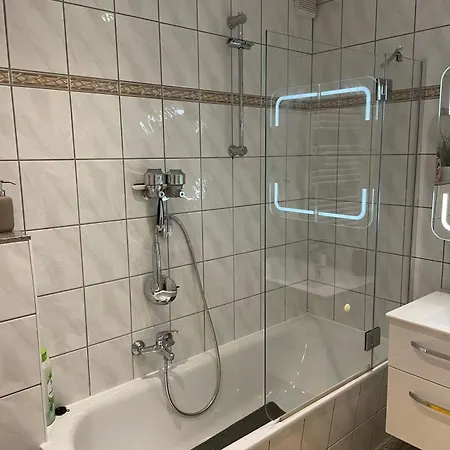 Modernes Mit Balkon & Kostenlosem Parkplatz Appartement